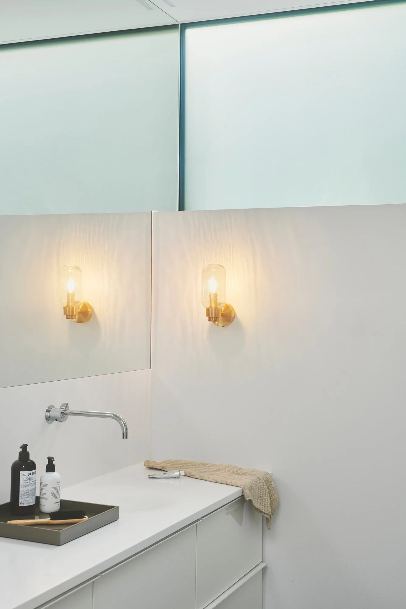 Tutan gold and glass Wall Light