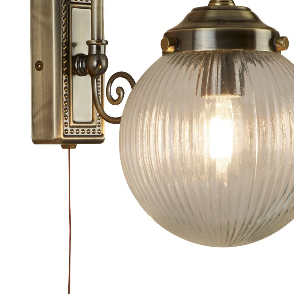 Belvue 1Lt Bathroom Ip44 Wall Light, Clear Globe Shade, Antique Brass