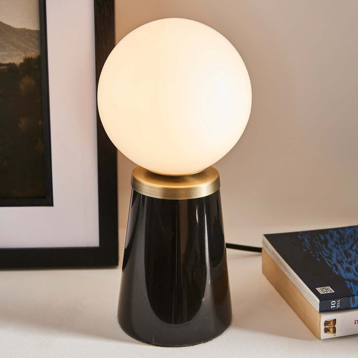 Otto 1lt Table Black marble, matt antique brass plate & opal glass