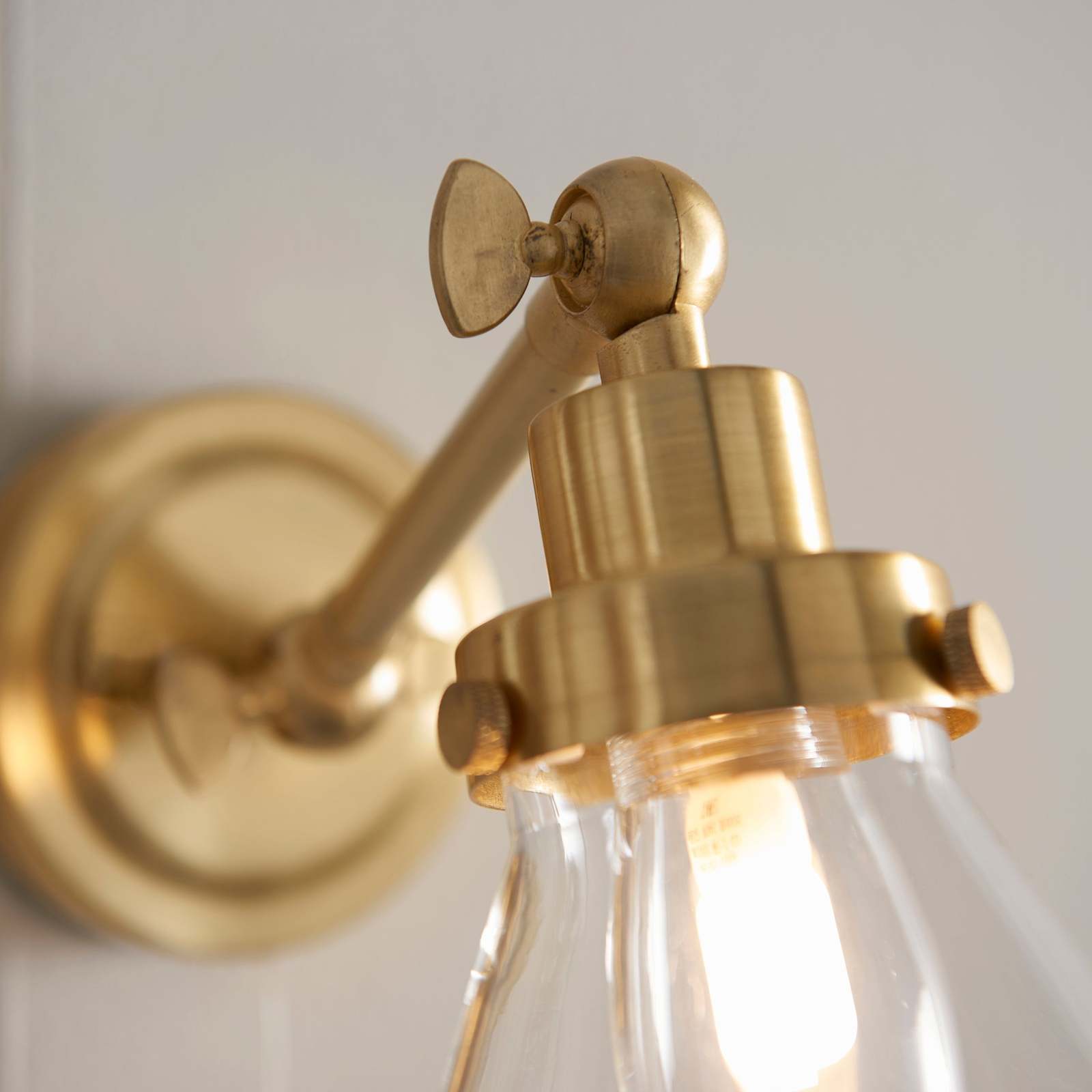 Faraday 1lt Wall Satin brass plate & clear glass